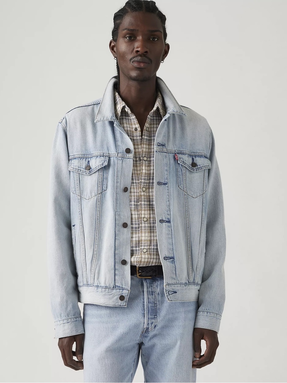 Levi’s Men’s Standard Trucker Denim Jacket – Light Wash